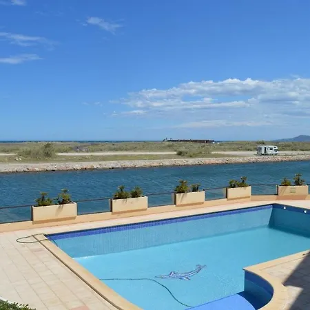 Marina Et Piscine St Cyprien Sc270-014 *